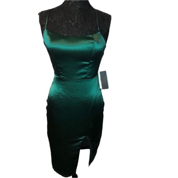 City Vibe Dresses & Skirts - NWT CITY VIBE Women’s Green Satin with Half Lace Back Medium Length Slit